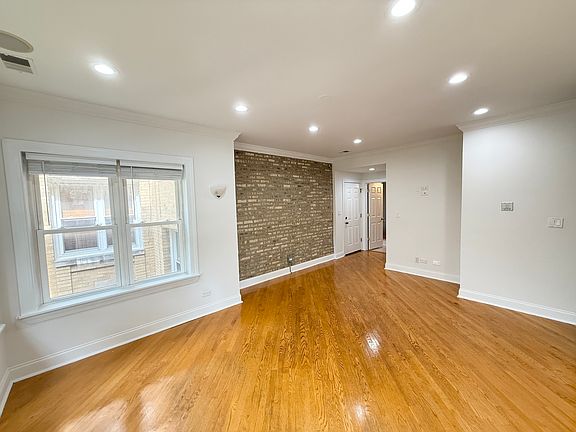4th image of 6255 N Claremont Ave #2