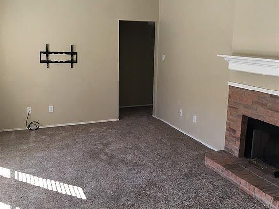 3rd image of 813 Cooper Ln