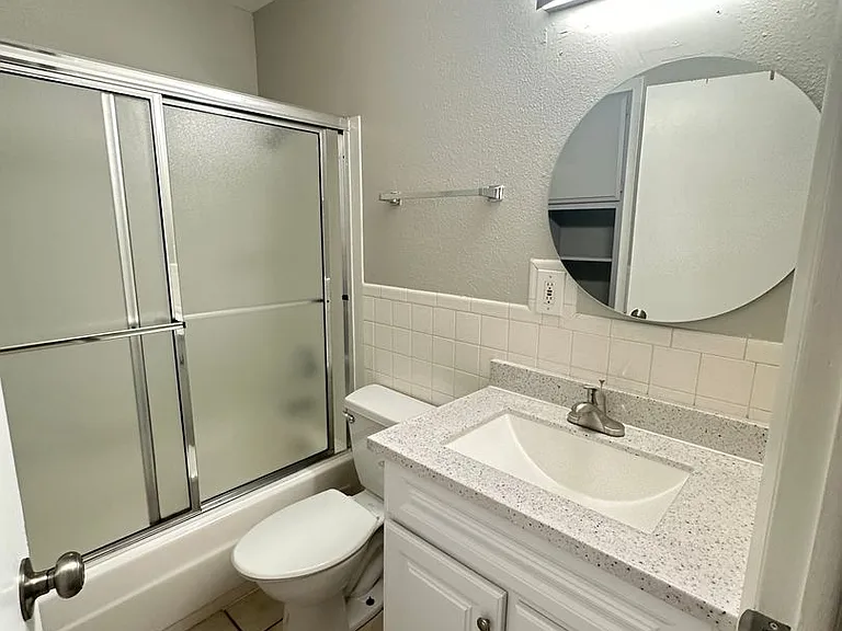 Mead Apartments — Photo 16
