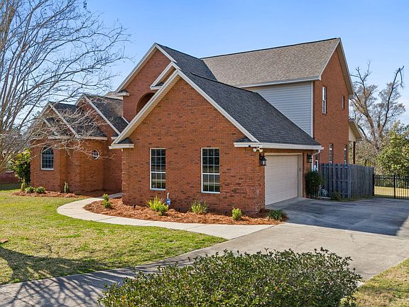 4th image of 1428 Thurso Rd