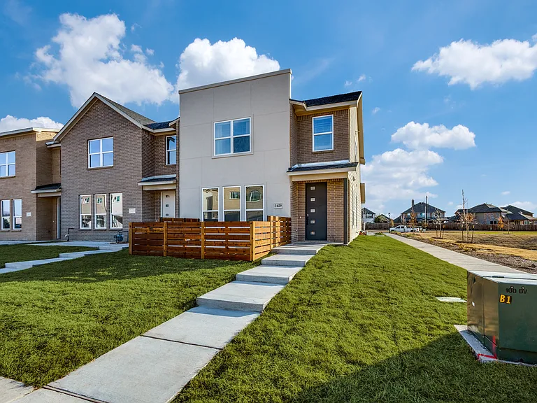 Townhomes at Sam Rayburn — Photo 23