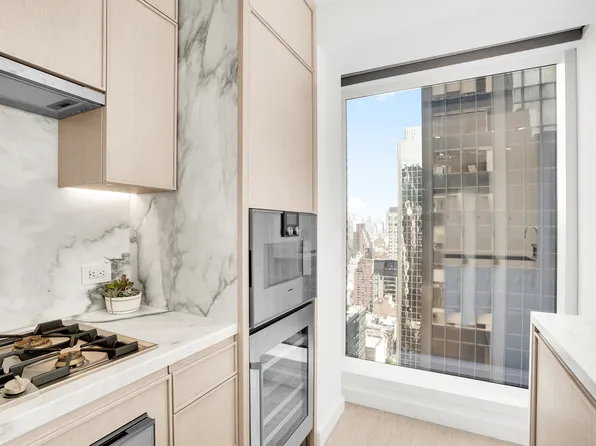 138 East 50th Street image 29 of 69