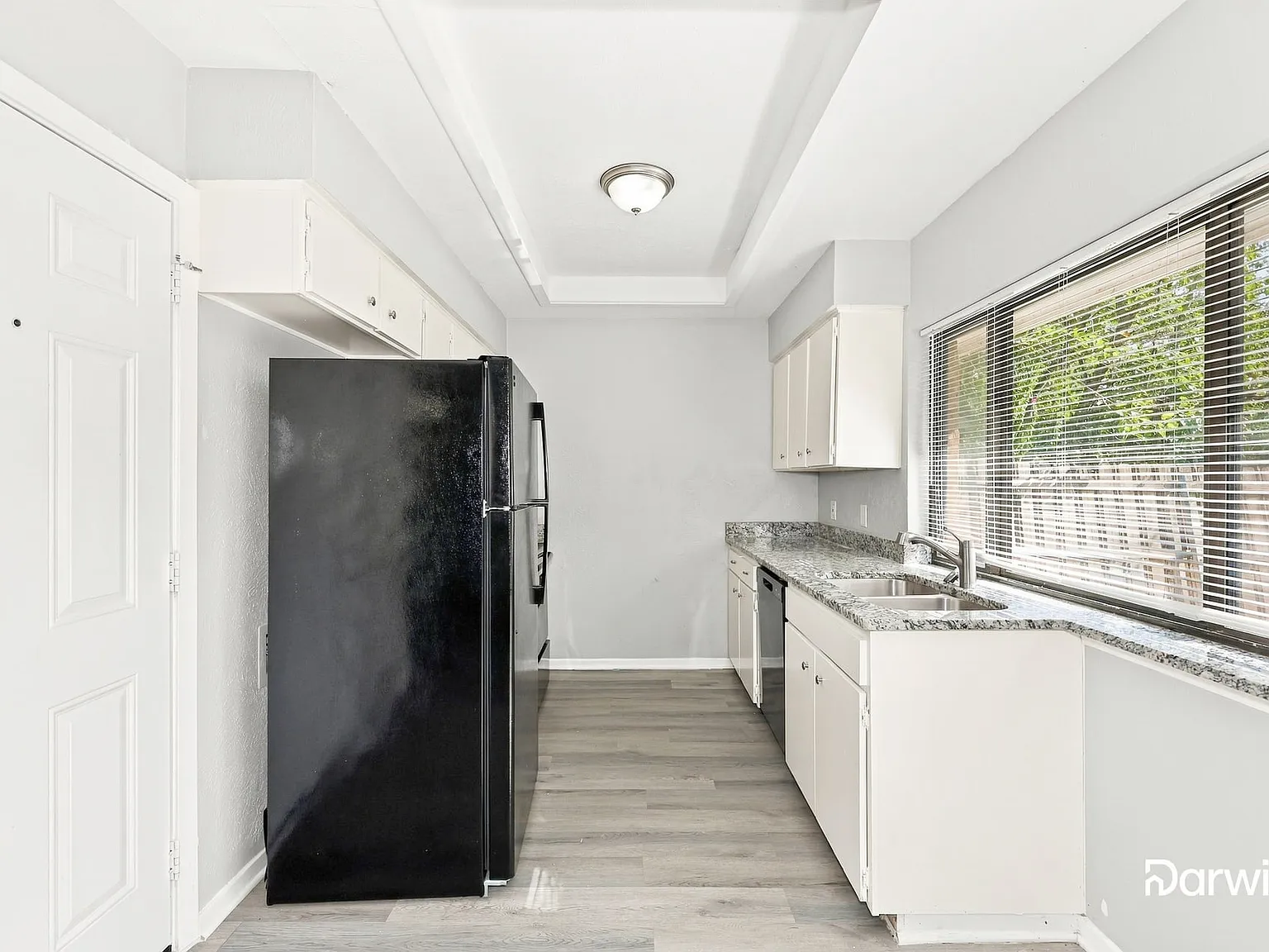 3 bed, 2.0 bath, 1283 sqft, $1,650 — Photo 2