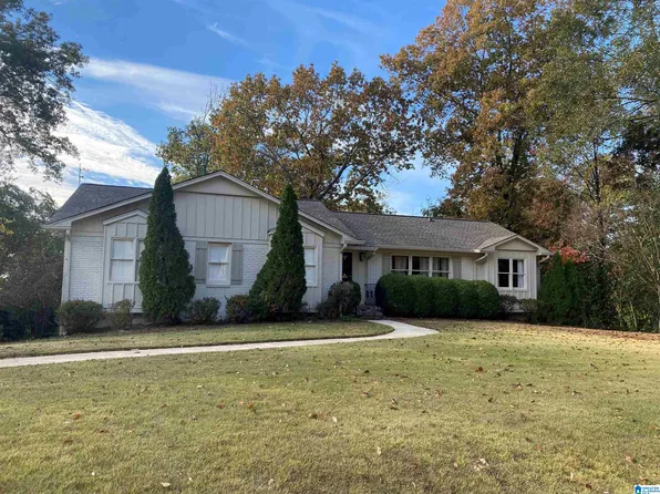3773 Crest Brook Rd, Birmingham, AL 35223