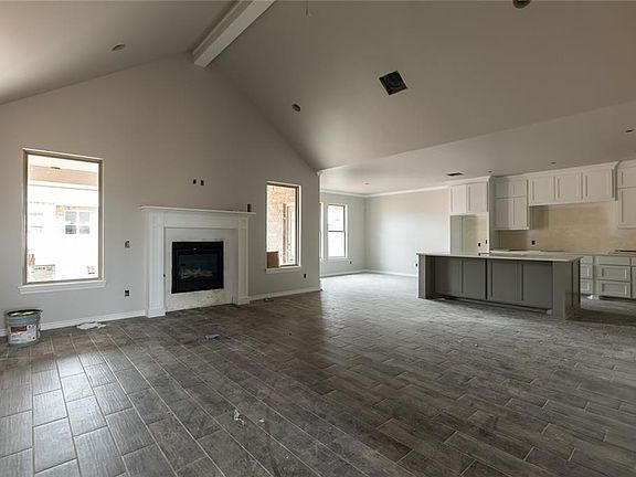 4th image of 1428 Hickory Cir