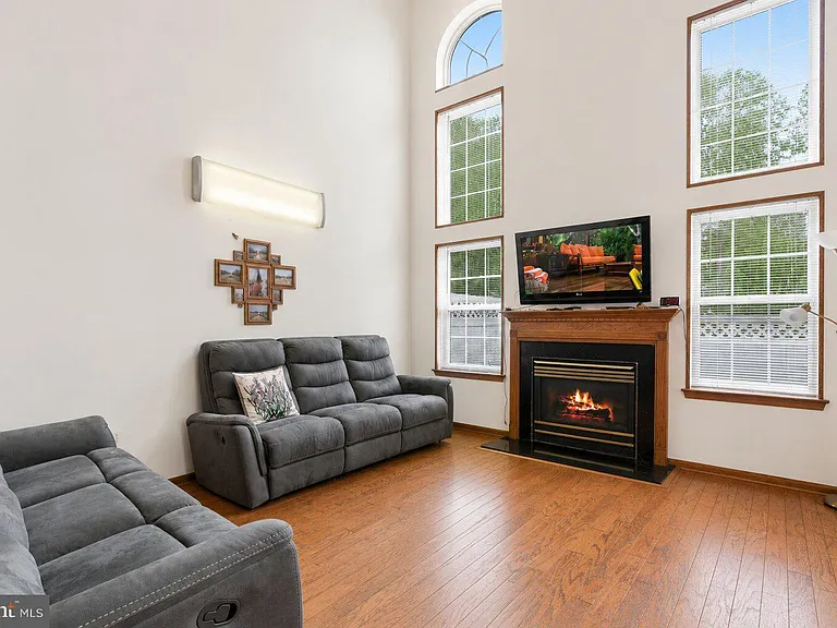 101 Wellington Park Dr — Photo 5