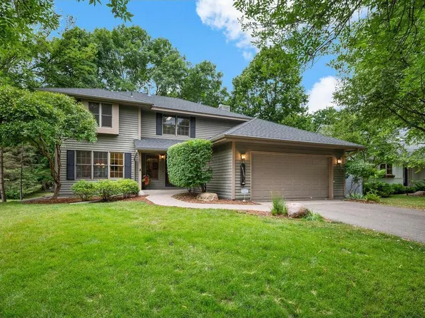 19320 Vine Ridge Rd, Shorewood, MN 55331