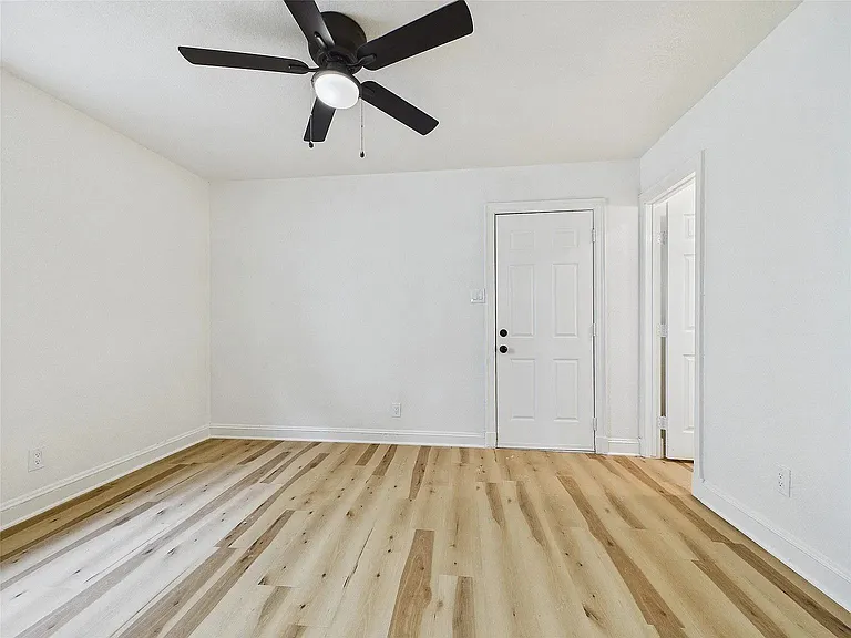 4414 Pineridge Dr — Photo 11