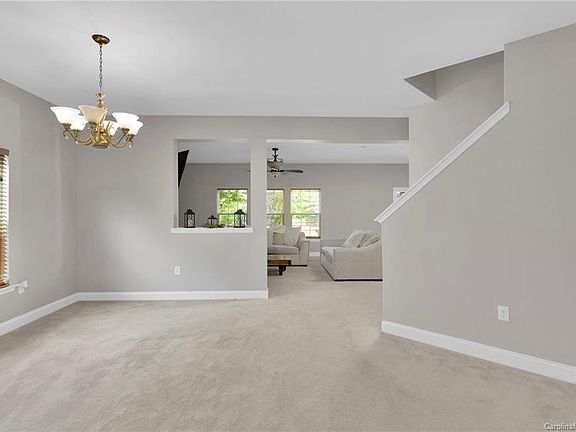3rd image of 407 Bougainvillea Ct