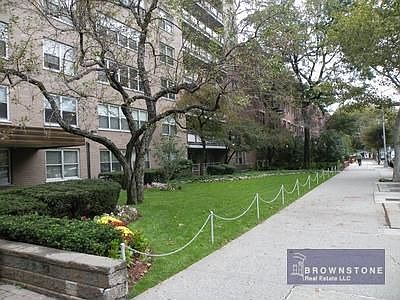 2nd image of 135 Ocean Pkwy APT 9P