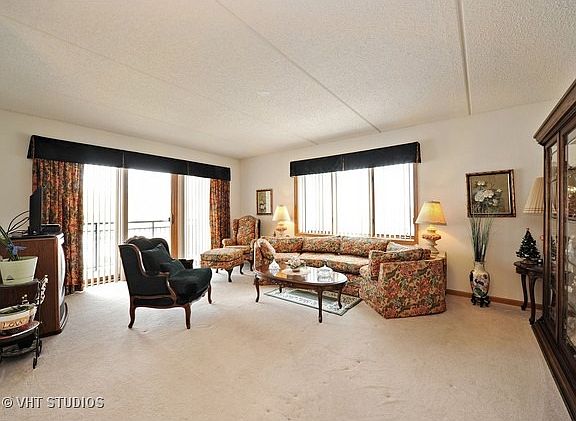 3rd image of 750 Pearson St #1-404