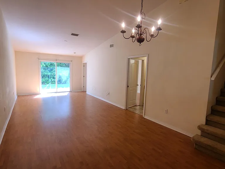 1018 Grand Hickory Cir — Photo 8