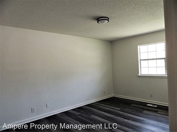 4th image of 1106 Laurelwood Dr