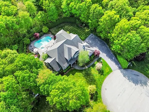30 James Massey Ln, Stoughton, MA 02072