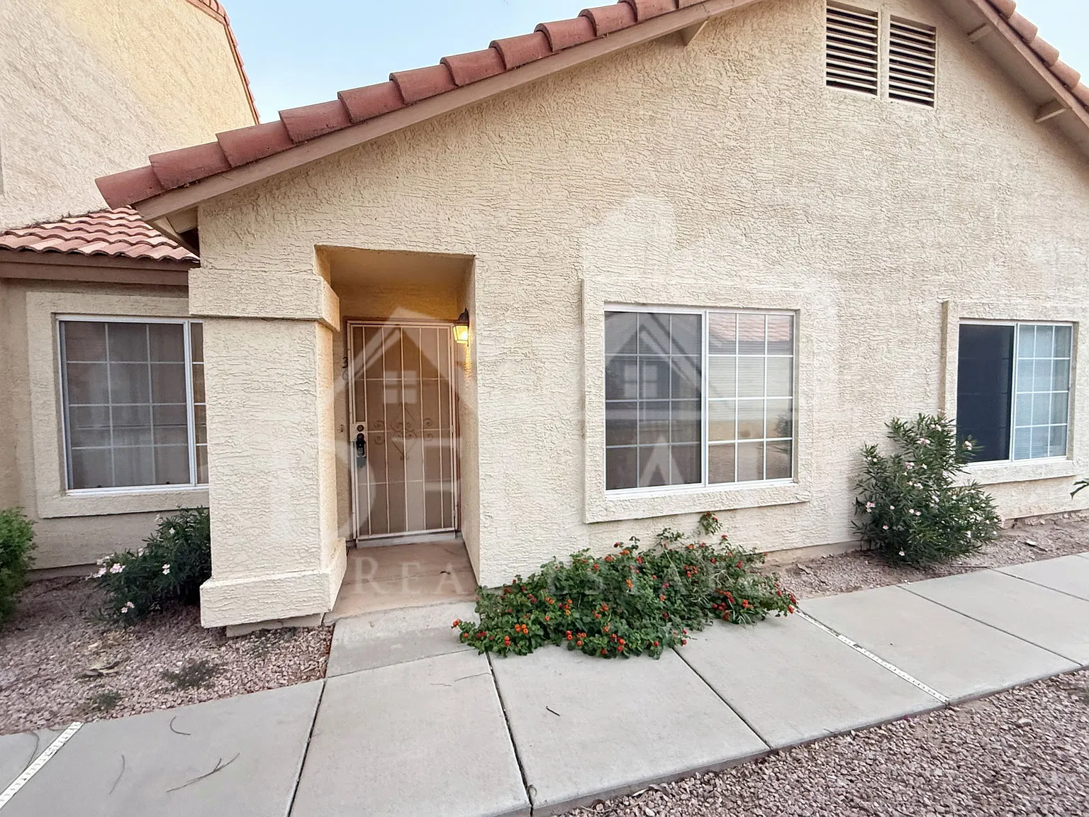 2 bed, 2.0 bath, 1035 sqft, $1,500 — Photo 2