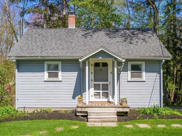 4 Maple Ave, Sudbury, MA 01776