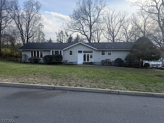 3rd image of 106 Dogwood Dr