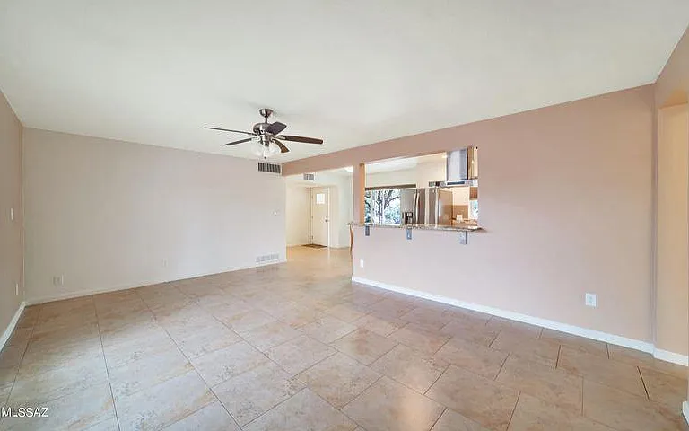 5441 E Hawthorne St — Photo 3