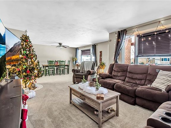 5th image of 19 Trudy Ln