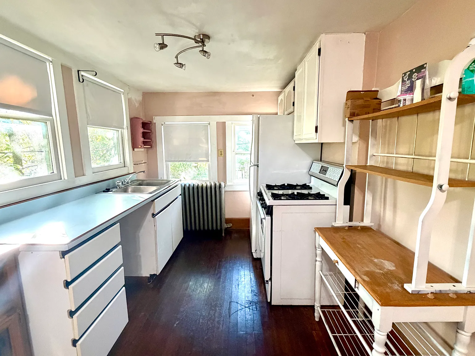 909 Campbell Ave — Photo 4