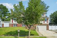 Kings Tree Dr-S2706-001.jpg