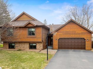 3807 Riverton Ave, Eagan, MN 55122