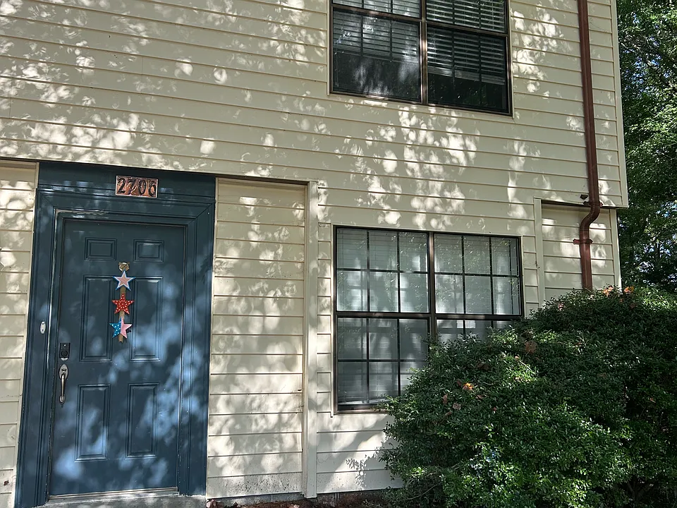 2706 London Company Way