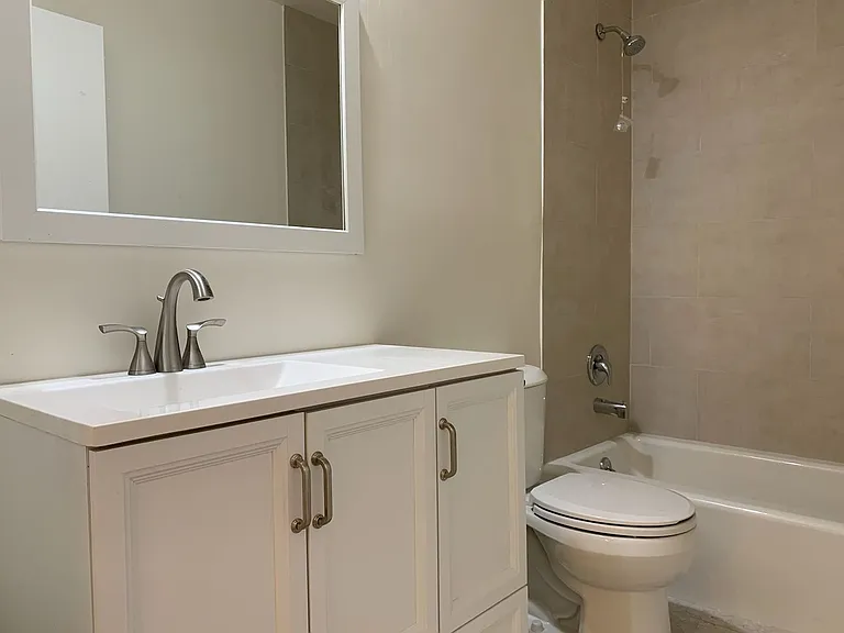 2251 Crenshaw Blvd Residences — Photo 20