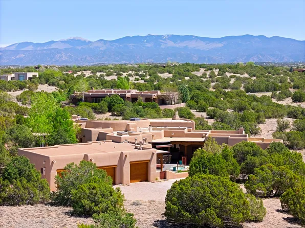 4 Bishops Dome Rd, Santa Fe, NM 87506