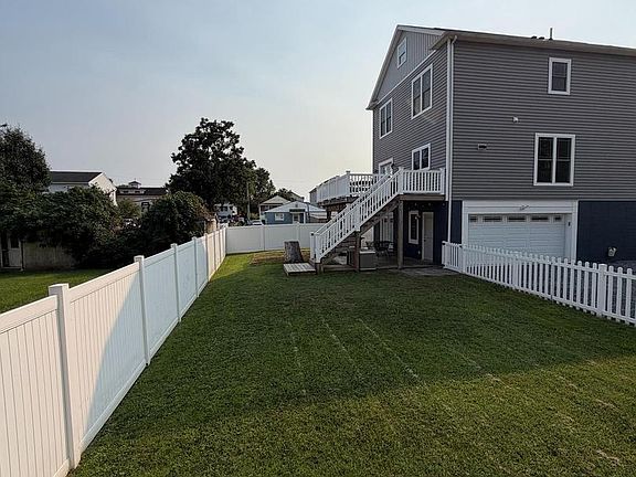 5th image of 9031 Hinton Ave