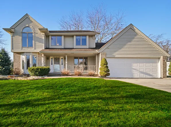 426 Forestwood Dr, Valparaiso, IN 46385