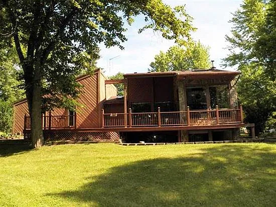 8334 Pleasant Plain Rd photo 1