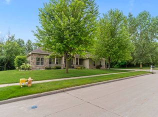 1055 Zacher Dr, Oshkosh, WI 54901