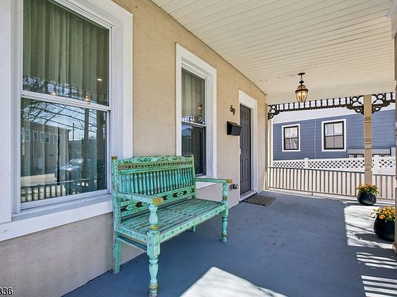3rd image of 69 Myrtle St
