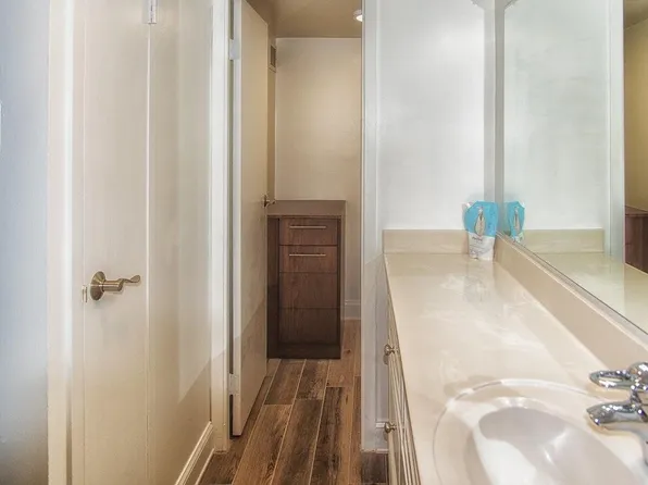 11801 Rockville Pike APT 806, Rockville, MD 20852