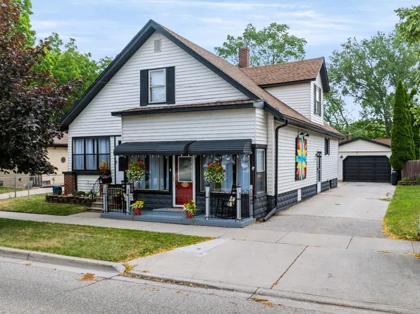 615 Pine St, Essexville, MI 48732