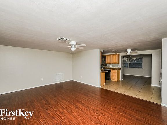 3rd image of 3240 Bluebird Dr