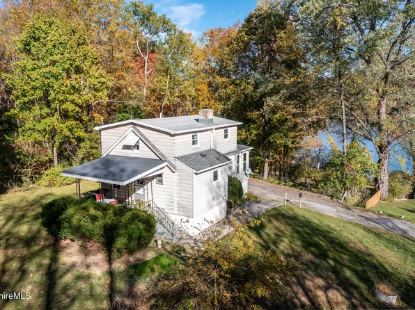 153 Shadowland Cove Rd, Cheshire, MA 01225
