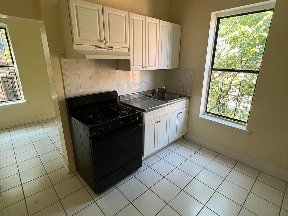 1st image of 2291 University Ave APT 4C