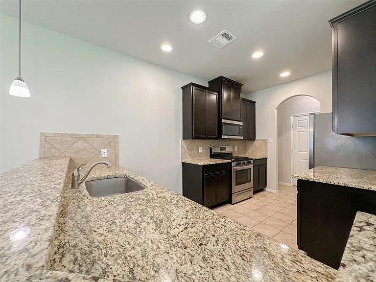 105 Camelot Place Ct — Photo 10