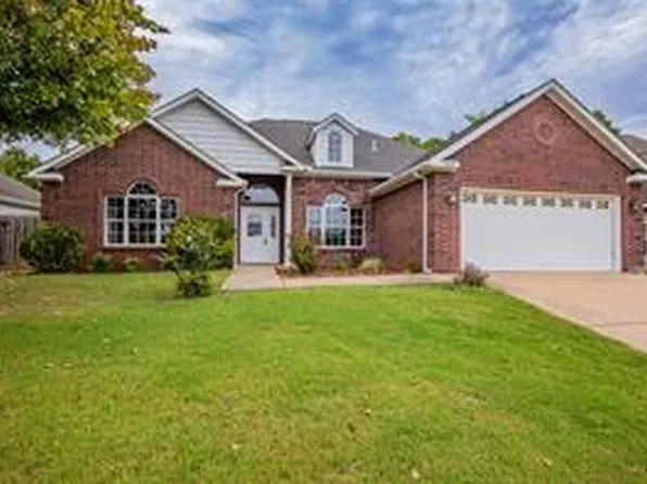 605 Maci Ct, Siloam Springs, AR 72761