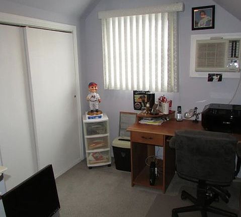 4th image of 215 Albany Ave