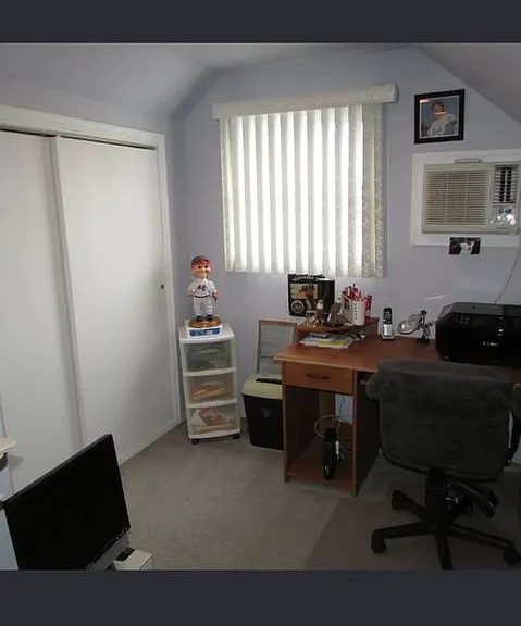 215 Albany Ave — Photo 4