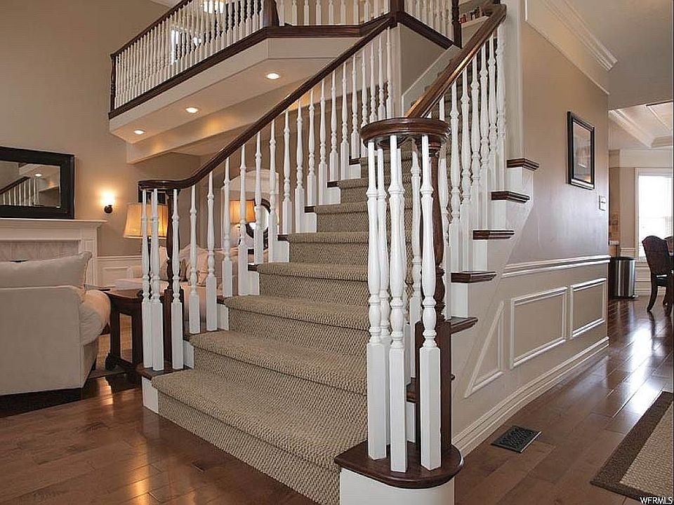 2nd image of 18 S Wanderwood Way