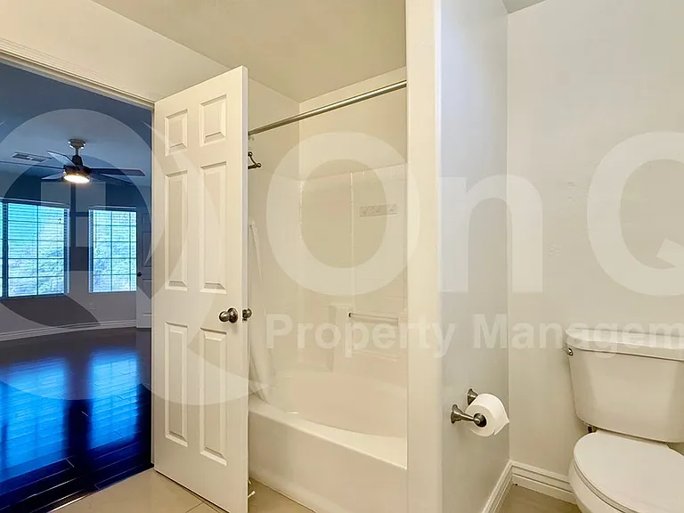 570 S Williams Pl — Photo 18