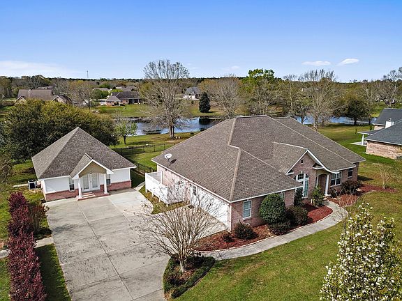 2nd image of 143 N Hill Dr