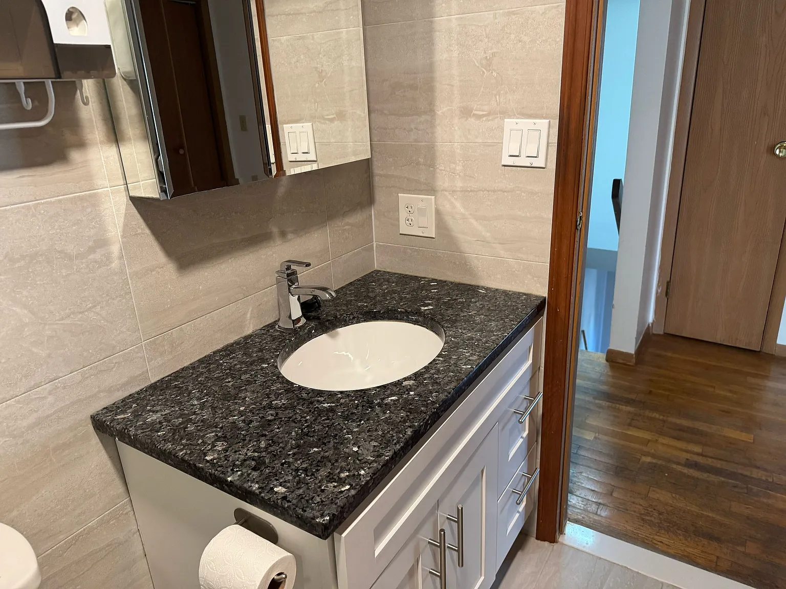 2 bed, 2.5 bath, 1668 sqft, $2,650 — Photo 3