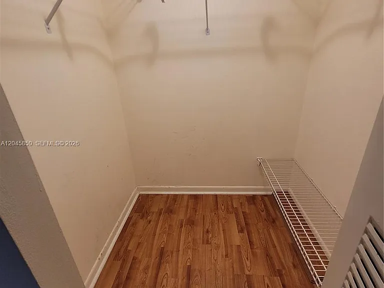 1800 N Lauderdale Ave #1210 — Photo 5