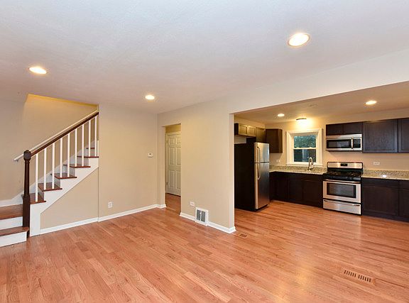 5th image of 2214 W Crescent Ave