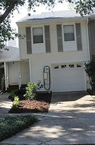 1st image of 904 Old Metairie Pl